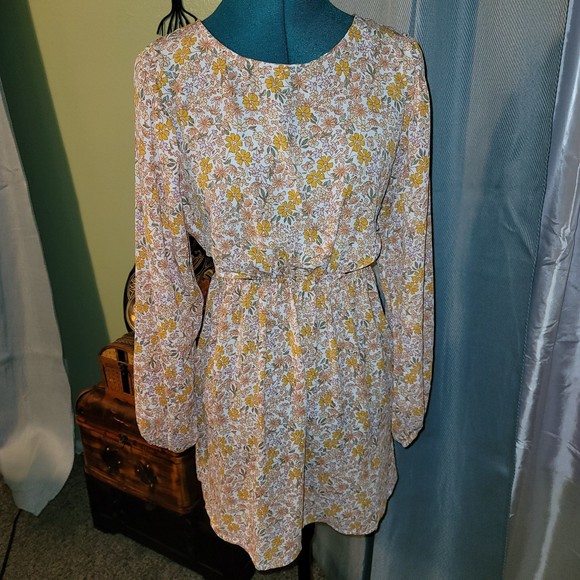 NO COMMENT Juniors Large Zip Backless One-Piece Dress. Floral Light Mini NEW - Picture 2 of 6